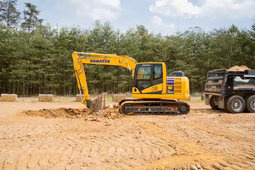 Komatsu’s upgraded PC130LC-11 excavator is a unique combination of lightweight power and agility, increased lifting capacity, unique combination to do jobs faster.